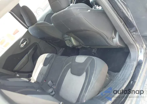 2014 Jeep Cherokee Latitude z USA, uszkodzony, nr VIN 1C4PJMCB0EW172484